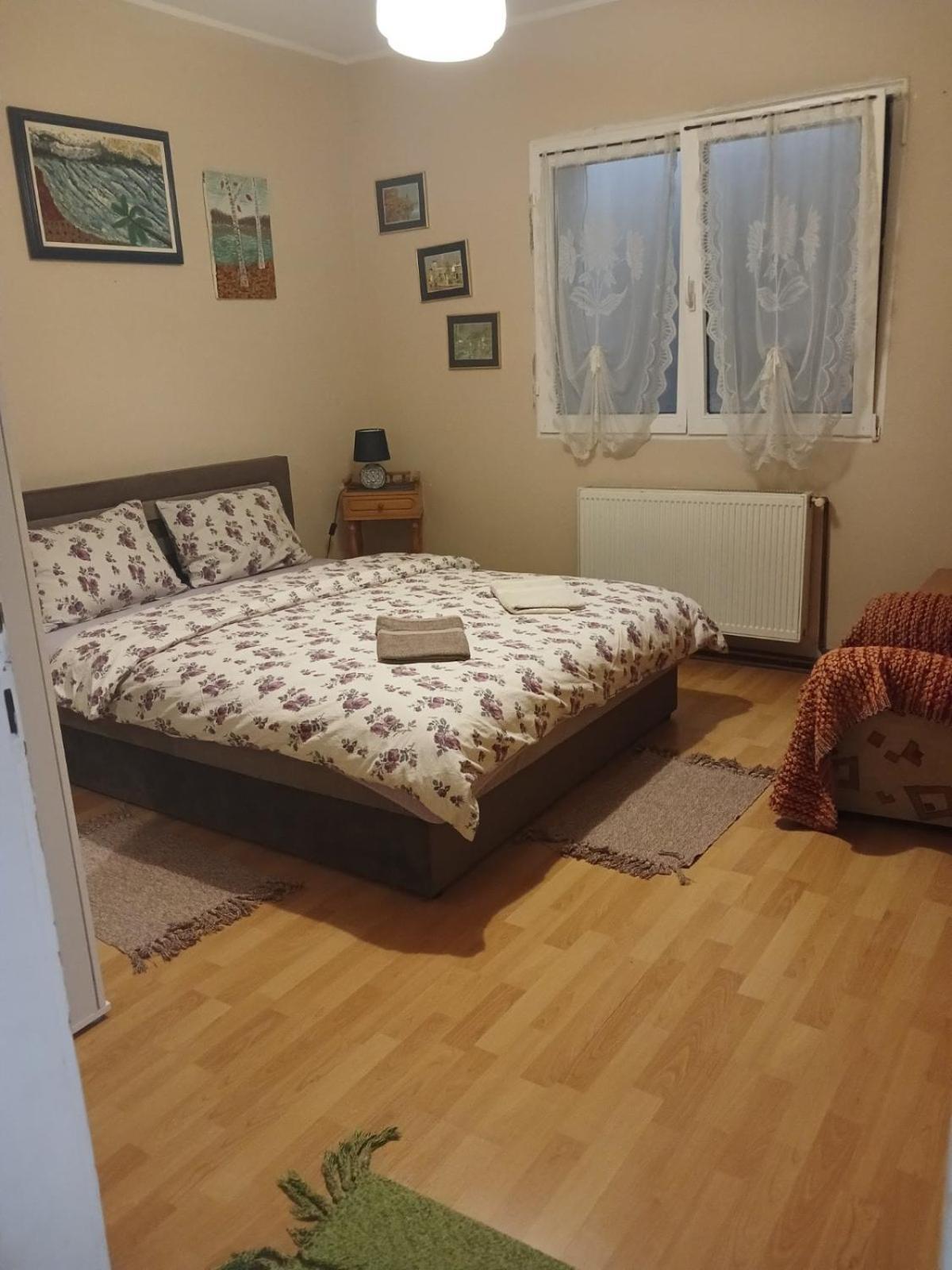Mega Apartment Subotica Esterno foto